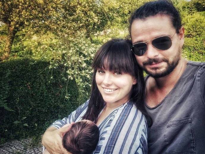 ...a takhle se pochlubila s fotkou celé rodinky!