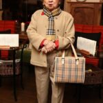 Od dětství se věnovala baletu a hraní v divadle. Již během druhé světové války vystupovala v Národním divadle. 