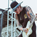 Pochází z města Gadsden ležící ve státě Alabama.