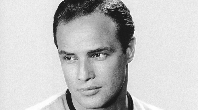 Držitel dvou Oscarů prožil slávu i pády, režisérům i kolegům dělal při natáčení problémy a rebelem byl i v životě