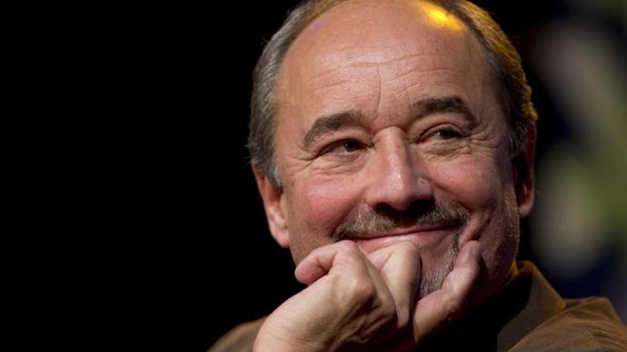 Pochází z divadelnické rodiny, jeho matka Jindřiška Gabriela Preissová vystupovala v Dismanově dětském rozhlasovém souboru, s Českým pěveckým sborem, působila jako hlasatelka Československého rozhlasu i Československé televizi, na divadle jako členka zájezdového Vesnického divadla.