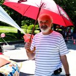 Zde se stal jedním z autorů rozhlasového pořadu Nealkoholická vinárna U Pavouka, v němž vznikla postava nedoceněného českého velikána Járy Cimrmana. V rozhlase také poznal hudebníka Jaroslava Uhlíře, s nímž od té doby spolupracuje.