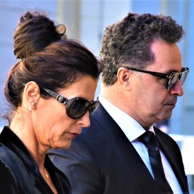 V roce 1987 ukončil Martin Dejdar studium na pražské DAMU a nastoupil ke svému prvnímu divadelnímu angažmá do pražského klubového divadla Studio Ypsilon. V tomto dnes již legendárním souboru byli jeho kolegy například Jiří Lábus nebo Oldřich Kaiser a mnozí další.