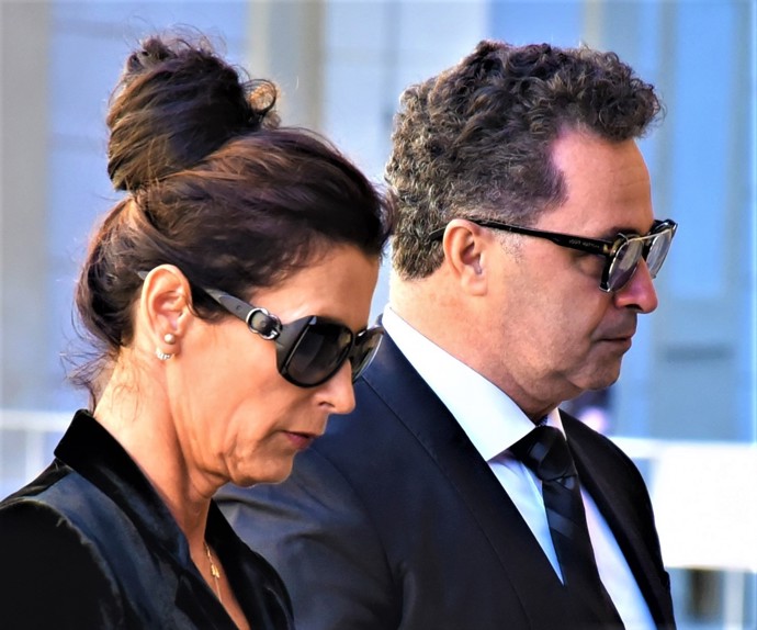 V roce 1987 ukončil Martin Dejdar studium na pražské DAMU a nastoupil ke svému prvnímu divadelnímu angažmá do pražského klubového divadla Studio Ypsilon. V tomto dnes již legendárním souboru byli jeho kolegy například Jiří Lábus nebo Oldřich Kaiser a mnozí další.