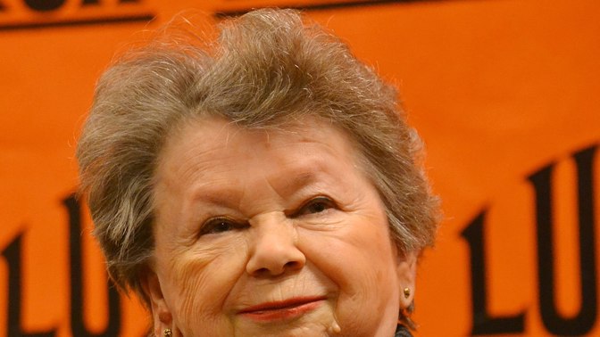 Aťka Janoušková, vlastním jménem Vlasta Janoušková, byla česká herečka, dabérka a zpěvačka.