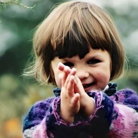 Ewa Farna jako malá holčička. To ještě netušila, že z ní bude hvězda.