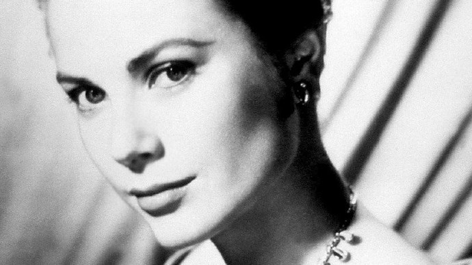 Grace Kelly zemřela při autonehodě, když bylo Albertovi II. pouhých čtyřiadvacet let.