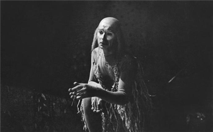 Další jeho životní rolí byl Vodník z Dvořákovy Rusalky; zde v inscenaci z roku 1950