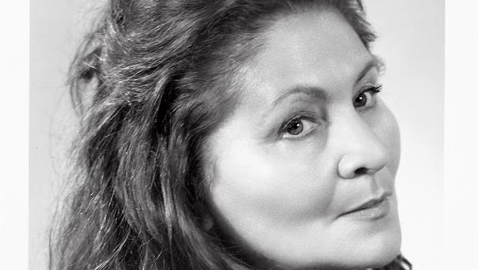 Hakenovou manželkou byla herečka Marie Glázrová, která mu dělala i jakéhosi hereckého poradce