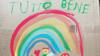Italské děti malují duhy s povzbudivými nápisy před koronavirem. Všechno bude v pořádku, vzkazují