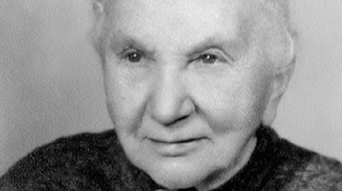 Kdybychom hledali nejplodnější českou spisovatelku, nejspíš by s přehledem zvítězila Vlasta Javořická