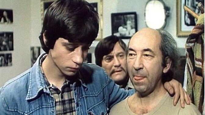 Jak svět přichází o básníky je česká filmová komedie z roku 1982 a první díl básnické hexalogie režiséra Dušana Kleina. 