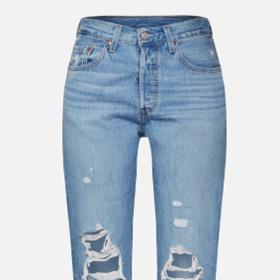 Roztrhané džíny se staly symbolem rebelství už v 70. letech minulého století. Moderní jsou dodnes.