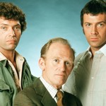 Profesionálové je legendární britský kriminální seriál o zvláštním oddělení policie CI5. Hlavními hrdiny jsou agenti Doyle (Martin Shaw), Bodie (Lewis Collins) a velitel oddělení major Cowley (Gordon Jackson). Víte, že seriál se potýkal s velkou kritikou – kvůli rasistickým hláškám hlavních protagonistů? Celkově se natočilo 57 epizod.