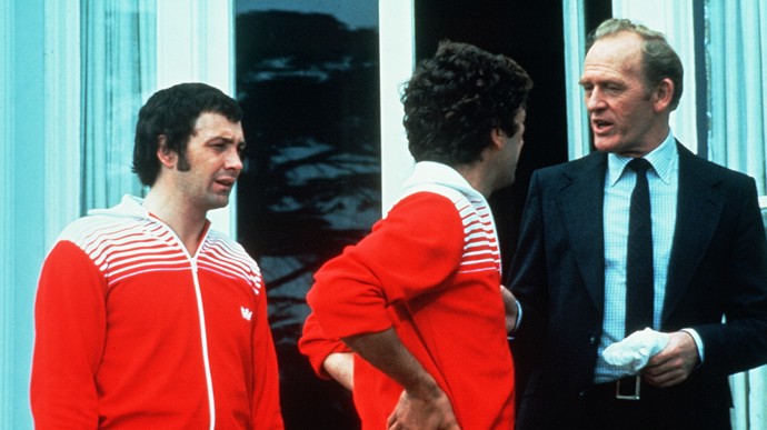 Profesionálové byli v Československu vysílání i za komunismu. Diváci mohli vidět 21 epizod. Na obrazovky se podle Csfd.cz samozřejmě nedostaly ty díly, ve kterých Bodie a Doyle porážejí KGB.