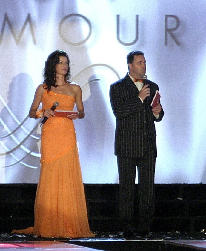 
Pro televizi dabuje Barta Simpsona v kresleném seriálu Simpsonovi. V dabingu dále propůjčil hlas například i Jimu Carreymu.