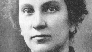 Vlasta Javořická: Nejplodnější českou spisovatelku komunisté okradli a zakázali, protože psala červenou knihovnu