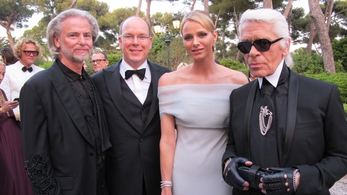 Albert II. s manželkou Charlene patří k nejbohatším monarchům světa. Jejich majetek je odhadován až na 3,2 miliardy dolarů (72 miliardy korun).