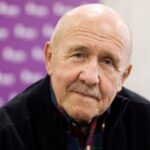 Mezi jeho nejvýraznější postavy patří agresivní šéfkuchař v crazy komedii Což takhle dát si špenát?, nenapravitelný pedant z černé komedie Ten svetr si nesvlíkej nebo neúspěšný sňatkový podvodník z televizní "šéfovské" série Hynka Bočana.