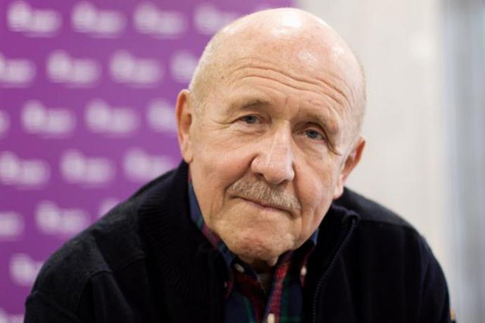 Mezi jeho nejvýraznější postavy patří agresivní šéfkuchař v crazy komedii Což takhle dát si špenát?, nenapravitelný pedant z černé komedie Ten svetr si nesvlíkej nebo neúspěšný sňatkový podvodník z televizní "šéfovské" série Hynka Bočana.