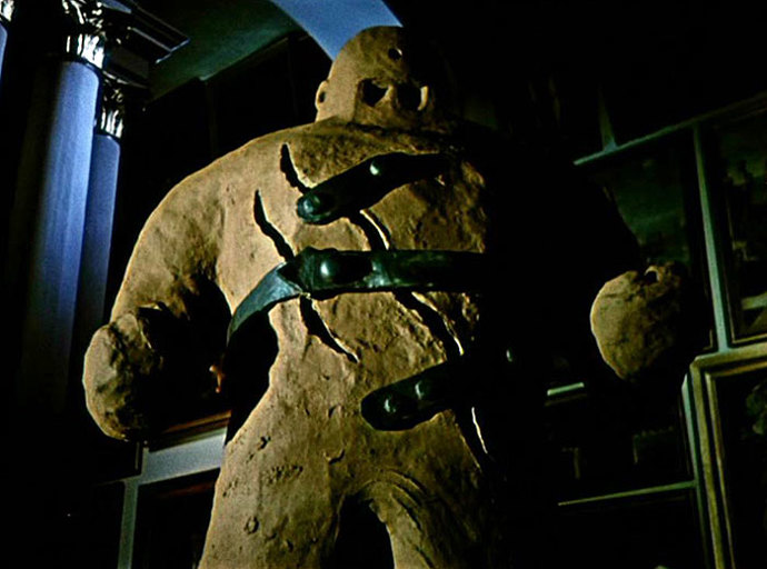 O sochu Golema se v roce 2007 rozpoutala soudní pře kvůli autorským právům, která nakonec získala Dagmar Dományová, dcera jeho autora Jaroslava Horejce.