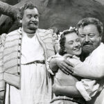 Film se vysílal i v zahraničí, ale bez budovatelské písně Ten dělá to a ten zas tohle.