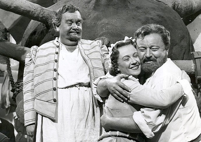 Film se vysílal i v zahraničí, ale bez budovatelské písně Ten dělá to a ten zas tohle.