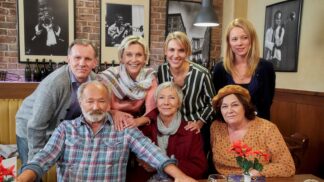 Ulice je český televizní seriál, vysílaný od roku 2005 na TV Nova. Jedná se o první a dosud jediný český denní nekonečný seriál, spadající do žánru mýdlové opery.