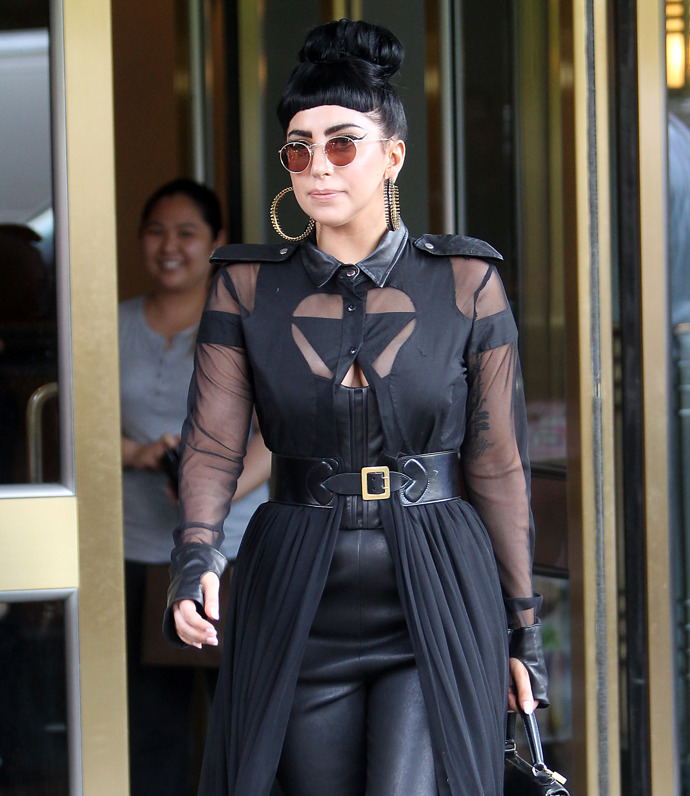 Outfity se také musí hodit k postavě. 