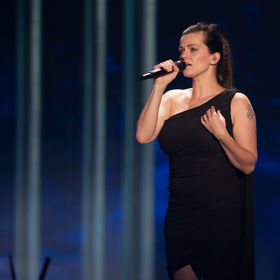 Do Česka se vrátila na jaře roku 2009. Získala hlavní roli Mona Lisy ve stejnojmenném muzikálu v Divadle Broadway. Kromě toho přijala nabídku do poroty historicky první řady Česko Slovenské SuperStar, kde ji diváci zvolili nejsympatičtějším porotcem ročníku.

