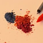 Řasenka je součástí kosmetické taštičky snad každé ženy. Za jejich velkým úspěchem stojí rozvoj parfému a hlavně parfumerista Eugéne Rimmel. V některých jazycích se dodnes slovo rimmel používá pro označení řasenky.