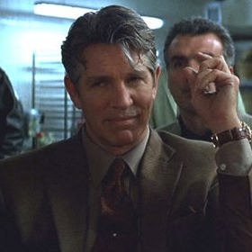 Herec je starším bratrem slavné hollywoodské hvězdy Julie Roberts. 