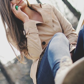 Béžový trenčkot je základem jarního šatníku. Nepodceňte výběr kabátku a dbejte na jeho pohodlnost, ale také na typ vaší postavy.