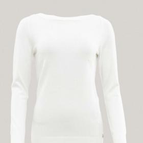 Jednoduchý svetr, žádné zdobení a kvalitní materiál. Zvolte takovou barvu, kterou budete moci kombinovat s dalšími kousky. 