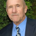 Petr Nárožný je český herec, komik, moderátor a bavič s nezaměnitelným hlasem.