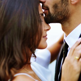 Problémem je idealizace partnerského vztahu. Lidé moderního světa odmítají připustit, že by láska nebyla tak dokonalá, jak o ní sní. 