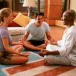 Prodej už několik měsíců klesá.  Pokud nebude mít Ricky (Jeff Goldblum)  co nejrychleji hromadu nových nápadů, nový majitel TV shoppingové stanice ho bez milosti vyhodí. A navíc si s sebou přivedl tu malou nafoukanou kočičku Kate (Kelly Prestonová), která do všeho strká nos a myslí si, že na univerzitě sežrala všechnu moudrost světa.