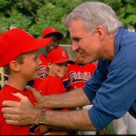 V Rickyho hlavě se zrodí ďábelský plán. Protože nemá co ztratit, udělá z „G“ prodavače v TVshoppingu. I když to nejprve vypadá na dokonalou katastrofu a destrukci studia, diváci nakonec šílí nadšením a prodej poprvé po mnoha měsících prudce vzroste.