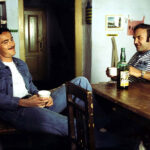 Na samotě u lesa (1976): Známá česká komedie se svérázným dědou Komárkem.