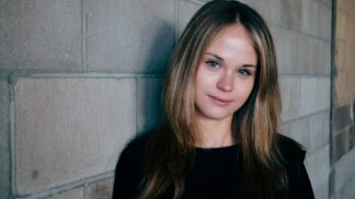 Kamila (32): Máma se se mnou nestýká a mé dcery odmítá. Místo toho dává lásku cizím dětem