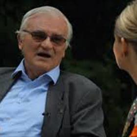 Václav Čapek (1934-2020). Dramaturg, novinář, scénárista a překladatel.