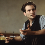 Christian Slater nahradil Rivera Phoenixe, který se natáčení bohužel nedožil.