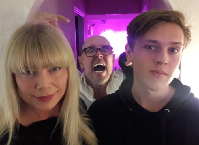 Vlastní s partnerem společnost, která se věnuje oděvům a má syna Marlowa. 