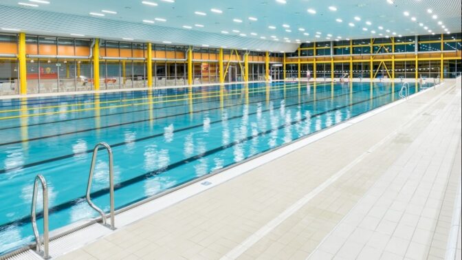 Hurá! Od pondělí se otevírají bazény, zámky i kavárny, kam vyrazíte nejdříve?