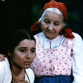 Libuše Geprtová se proslavila hlavně svoji legendární rolí ve filmu Babička. 