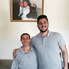 Otec se snažil vždy o to, aby jeho syn měl stejný život, jako jeho vrstevníci.