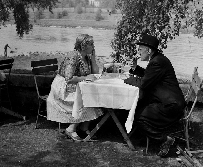 Natáčení seriálu Hříšní lidé města pražského prý často navštěvoval syn rady Vaňáska. Měl se vyjádřit, že Josef Marvan jeho otce vystihl opravdu dobře. 