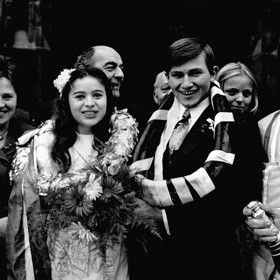 Kvůli filmu Můj brácha má prima bráchu museli Libuše Šafránková a Jan Hrušínský vysvětlovat, že opravdu nejsou partneři. 