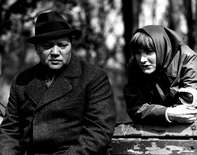 Ale i tak ho čekalo ponížení. Na žádost dramaturga Ludvíka Toma musel herec absolvovat kamerové zkoušky, což bylo s jeho zkušenostmi absurdní.