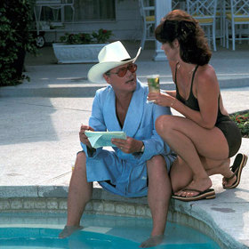 Kromě pití zajímalo Larryho ještě sbírání vlajek či klobouků. Miloval také motorky a rád rybařil.